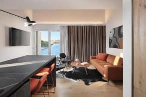 Modern, luxury house in the center, next to beach-Casa Monvi